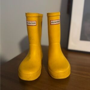 Hunter Classic Yellow Boots (toddler size 7)